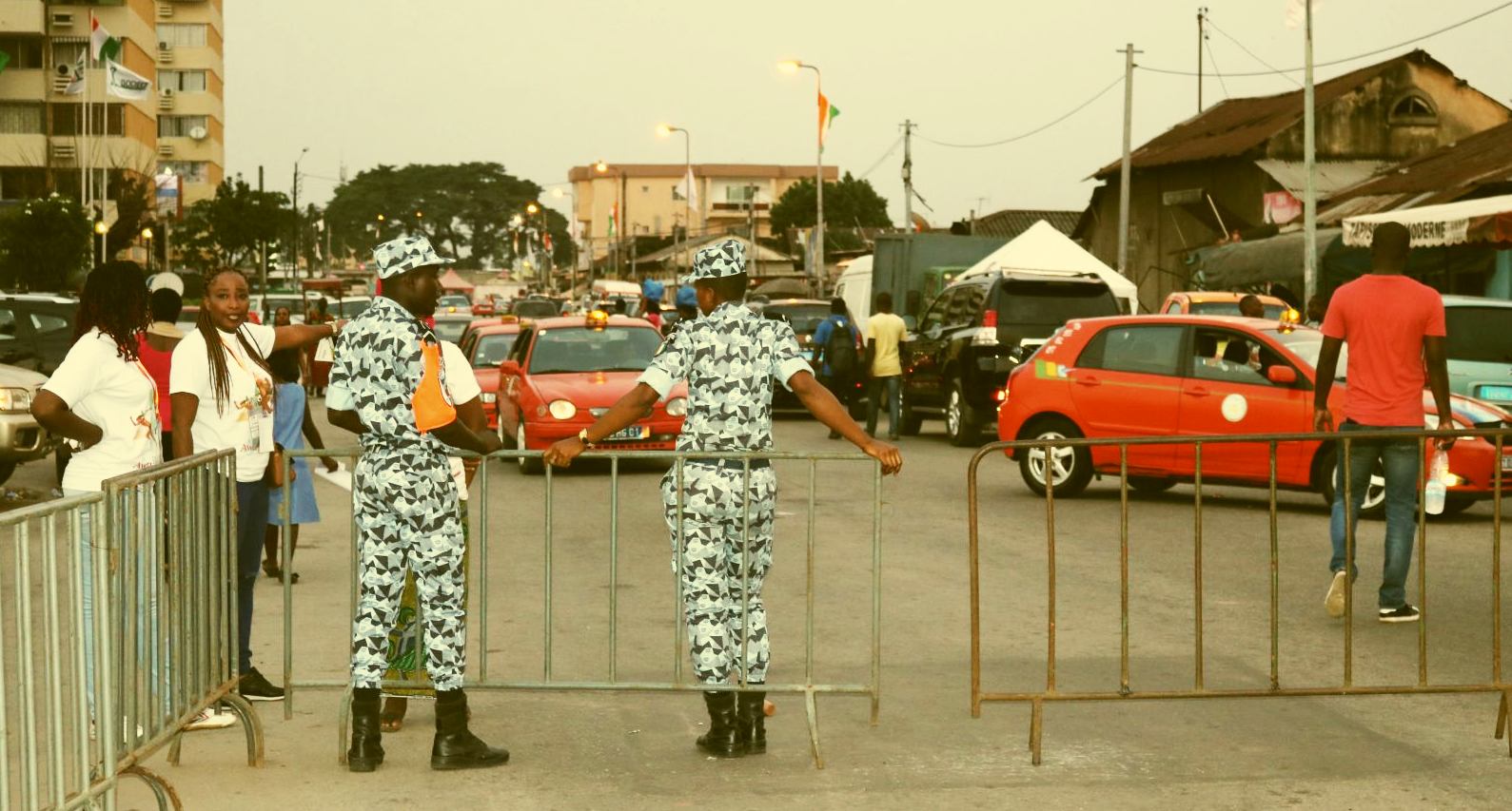 Article : #abidjan2017 : des chauffeurs de taxi en colère