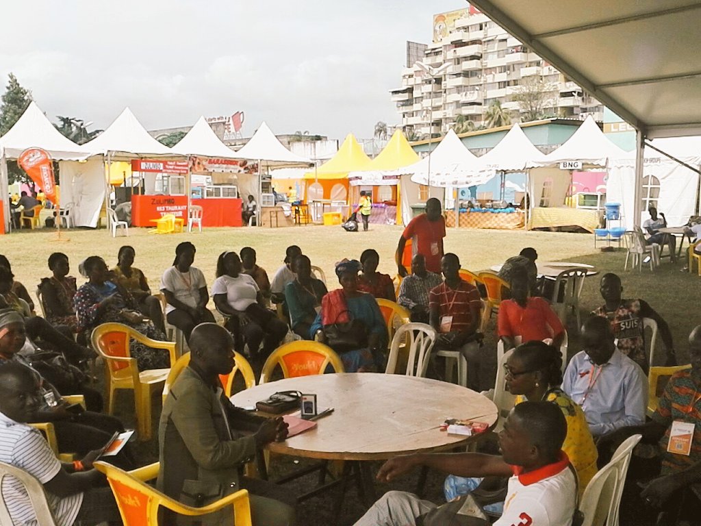 Article : Gr&egrave;ve des restaurateurs au Palais de la Culture